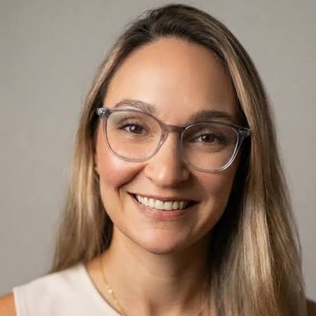 Dra. Naira Scartezzini Senna — Coordenadora da Pós-Graduação em Ginecologia Ambulatorial e Saúde da Mulher