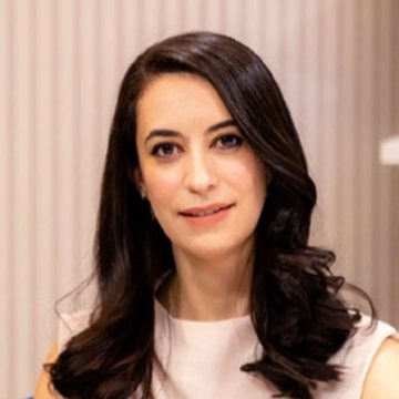 Dra. Letícia Amici da Cunha Sfair