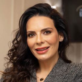 Dra. Luciane Bravi Hübner — Co-coordenadora da Pós-Graduação em Tricologia Clínica